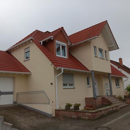 Gaestehaus Becker Wachenheim an der Weinstraße Exterior foto